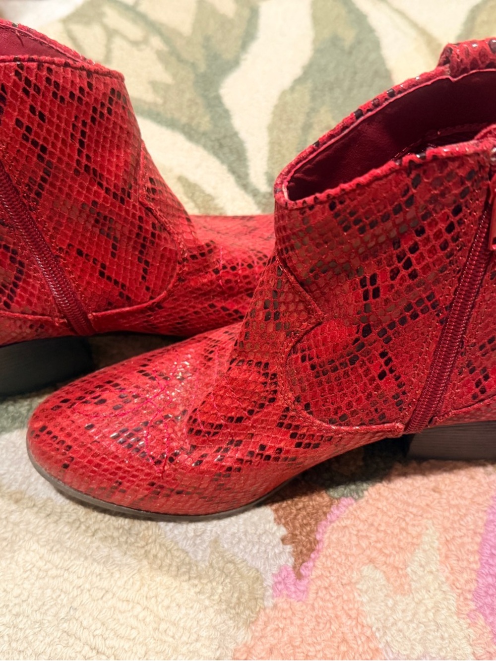Rampage "Whendl" 8.5 Red Faux Snake Print Western Ankle Boots Zip side zip - Picture 3 of 7